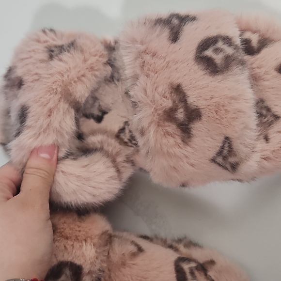 Fuzzy Pink And Brown Monogram Slippers Size 7 - Picture 3 of 6